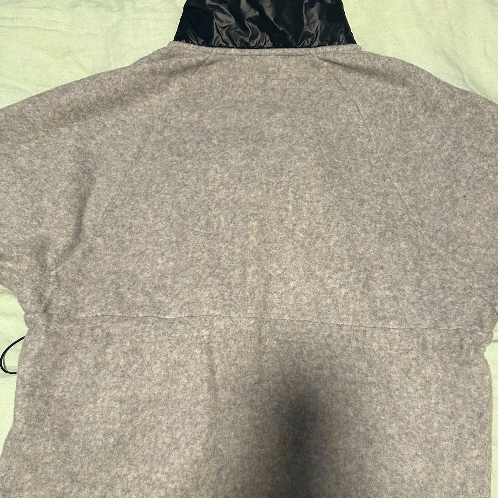 New Balance Wmns Spinnex Fleece Layer Top Women’s Size M Grey Multi
NWOT - Picture 10 of 10